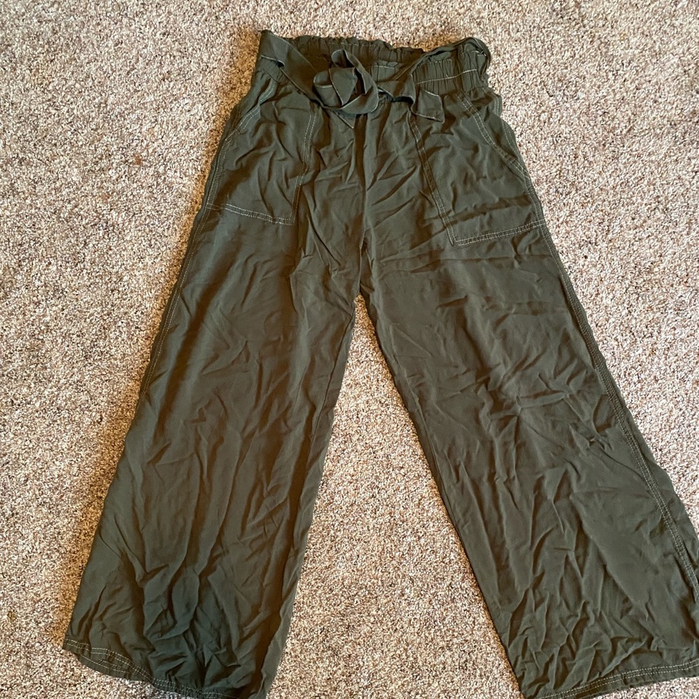 Green wide leg pants